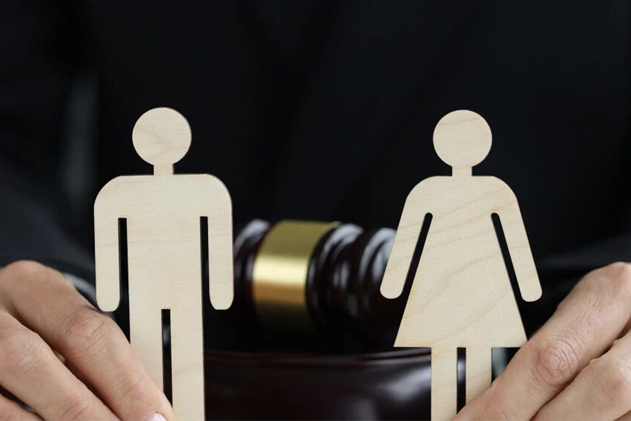 如何界定夫妻共同债务法律分析：何某申请执行监督案。